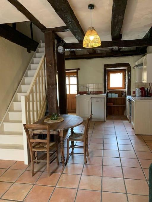 Maison Medievale Climatisee Avec Jardin Monpazier Eksteriør bilde
